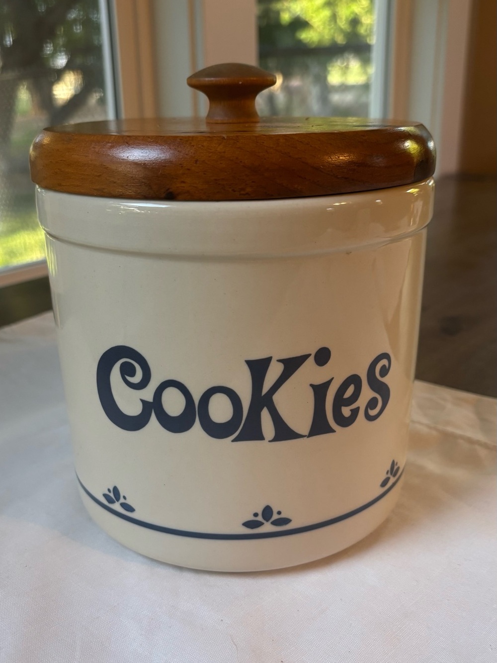 Vintage Roseville Pottery Cookie Canister with Wood Lid Farmhouse